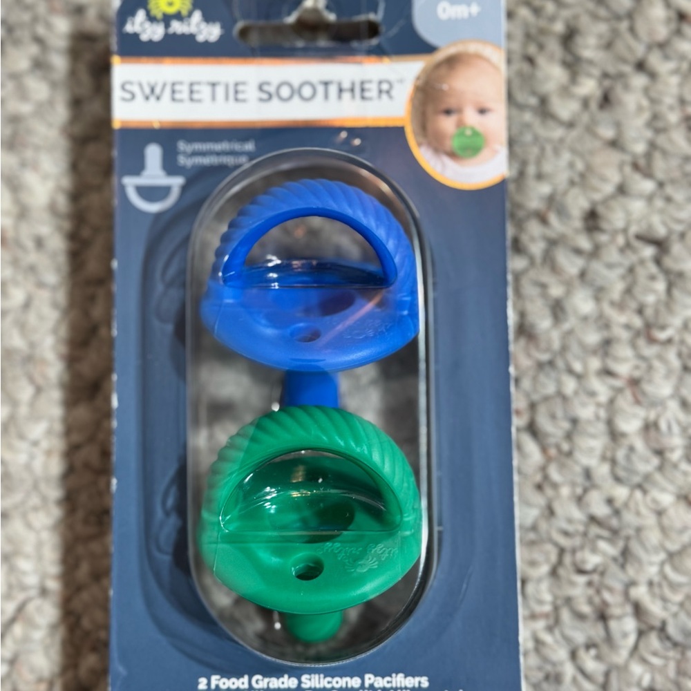 NWT Itzy Ritzy Sweetie Soother Blue and Green Silicone Pacifiers, 0m+
